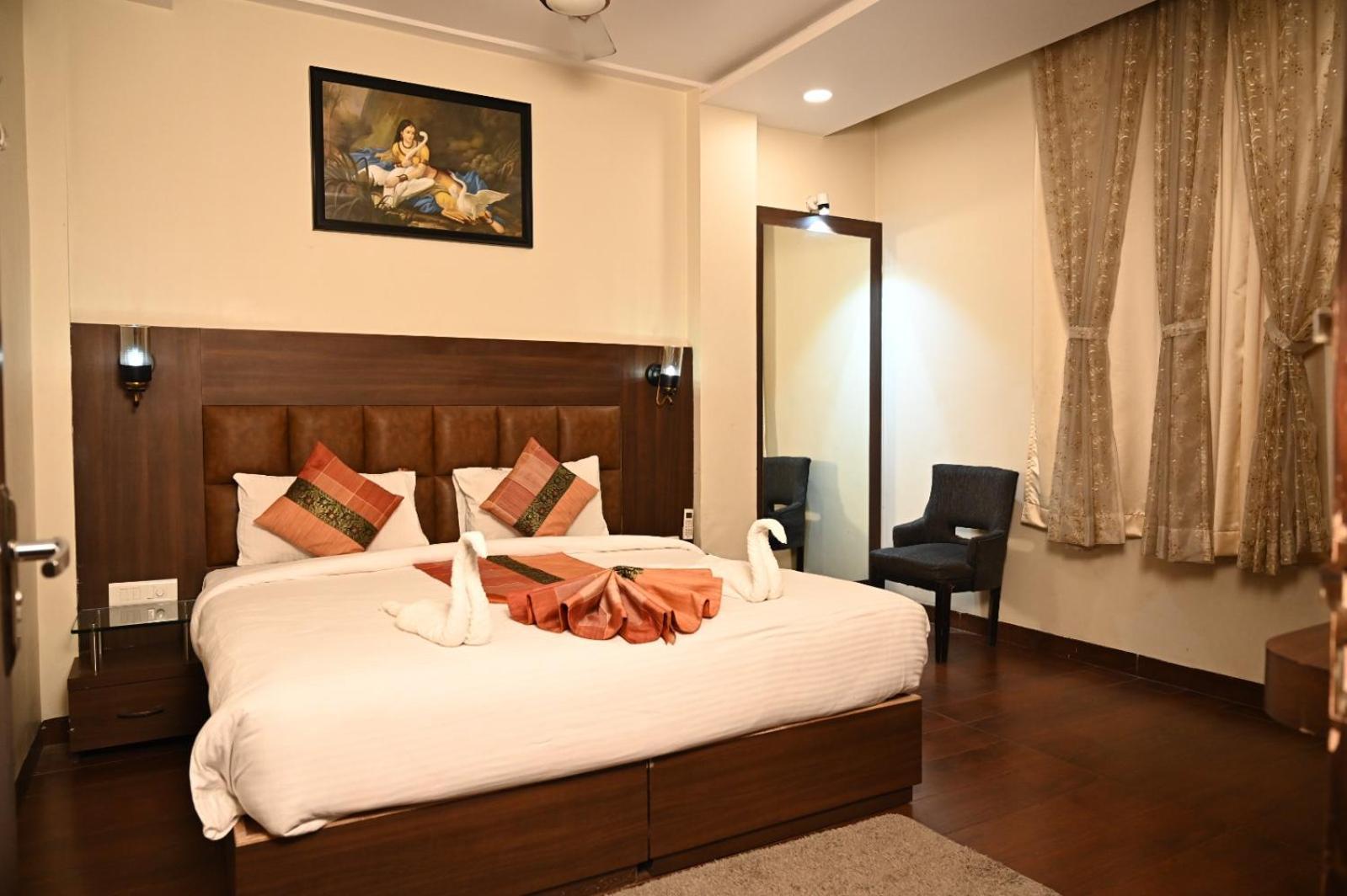 Hotel Radiance Courtyard Varanasi Room photo